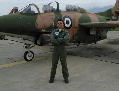 Τελέστηκε η κηδεία του επισμηναγού Νικόλαου Βασιλείου στο χωριό του στην Εύβοια (εικόνες)